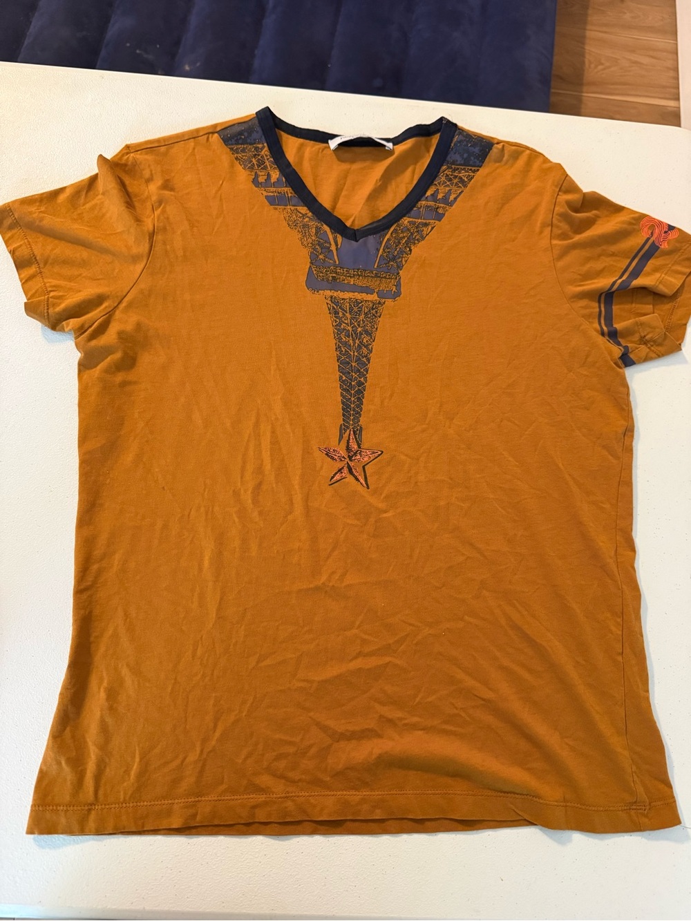 VTG Yves Saint Laurent v-neck mustard Graphic Eiffel Tower Nautical Star T-Shirt